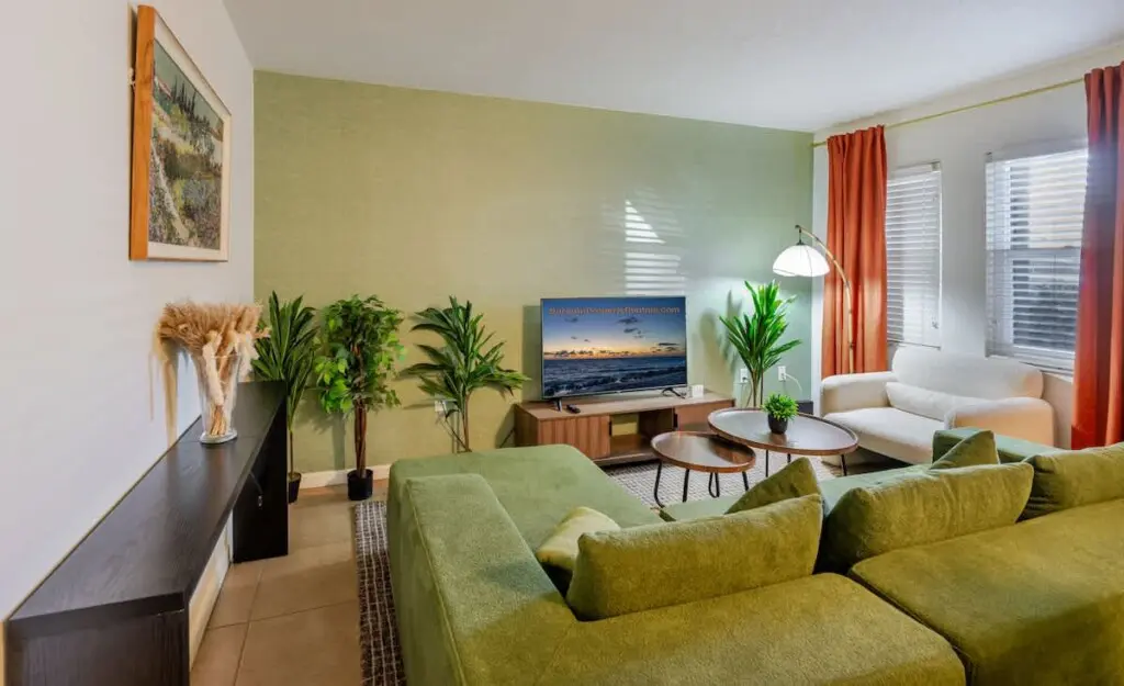 1886a72b 3ec3 40 uOZic