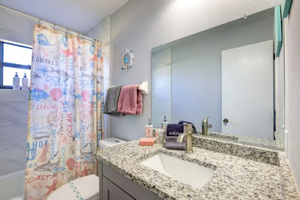 32e01c90 8a9a 40 YoRNq