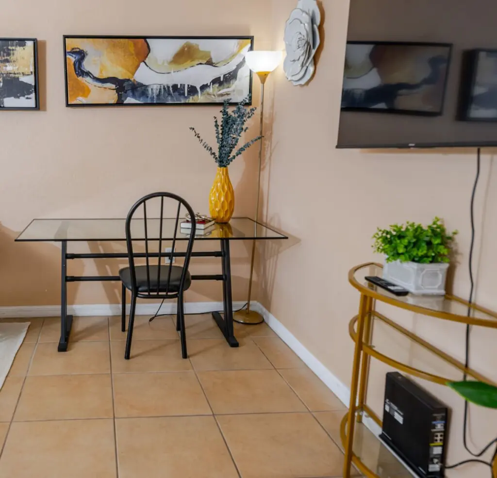 3c3beeb3 fef3 4c F7Y7j