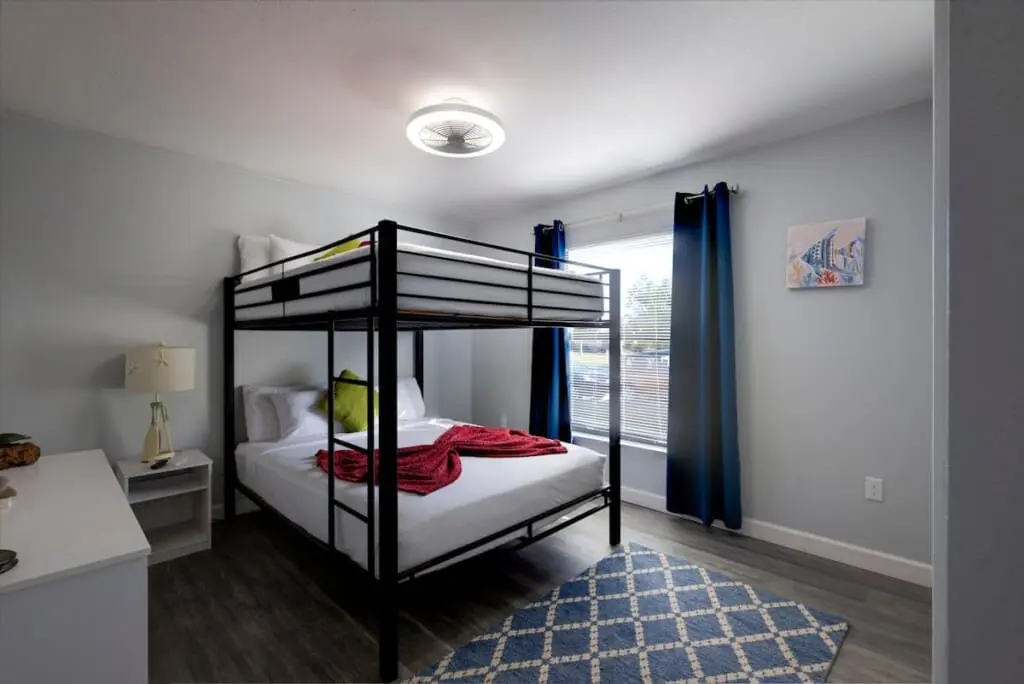 825b8d98 4ac1 46 VROku