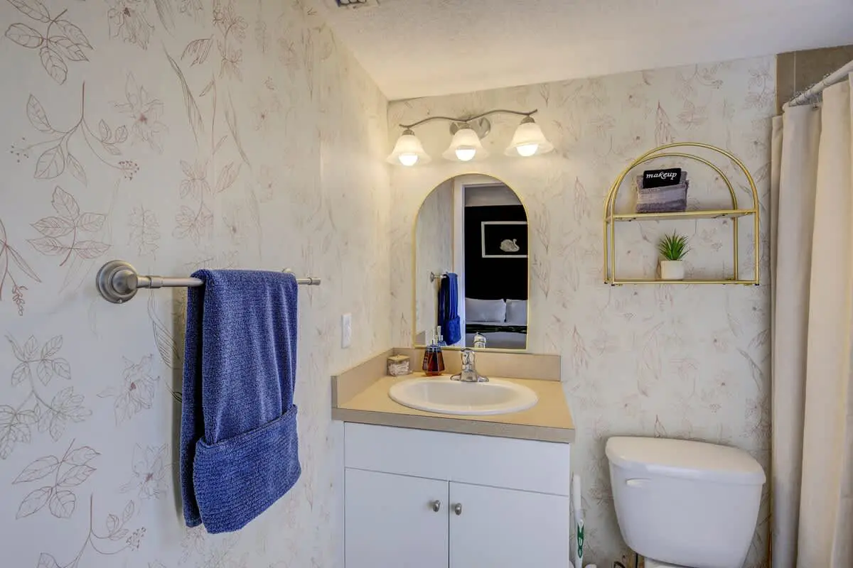 86eee3de efce 4f wOWST