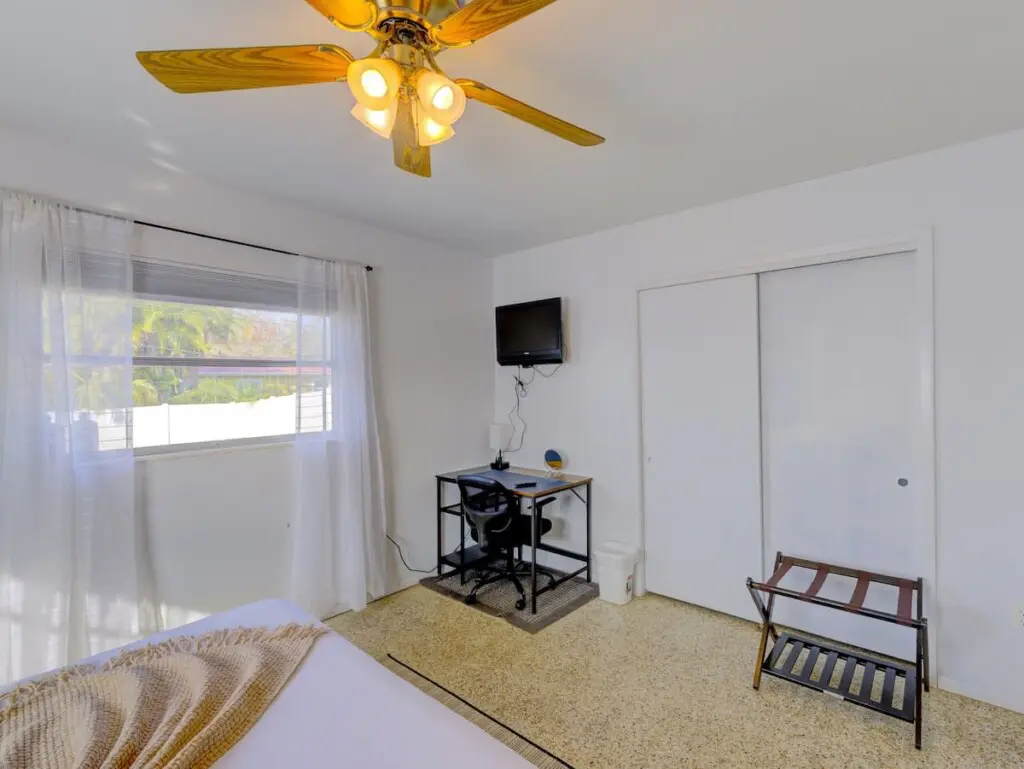 9025ae50 380d 44 BW4P