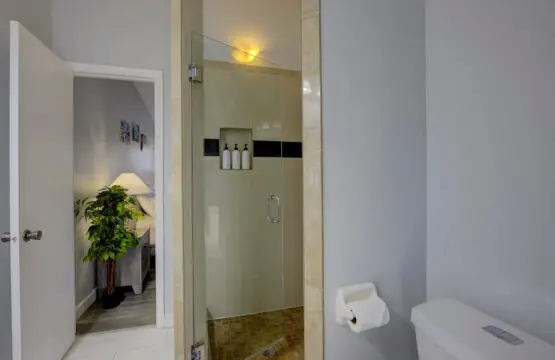 996f6c7a b619 4d fOrQm