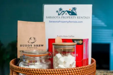 a7829cec 95ea 4c cG7Hg