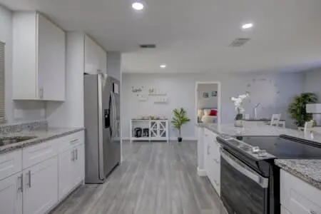 b9d5d69d e70e 4f 3Nzc1