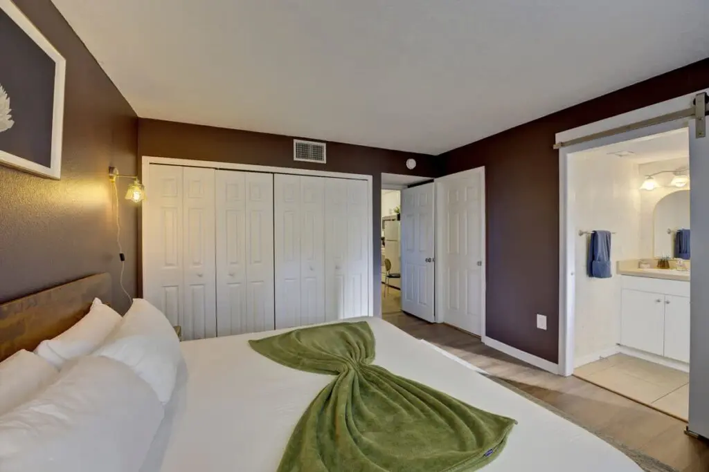 ba8d443f 7156 48 YGNHA