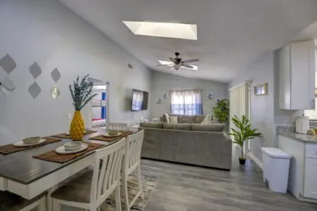 bfbbb8ab 9185 4e 6v7tK