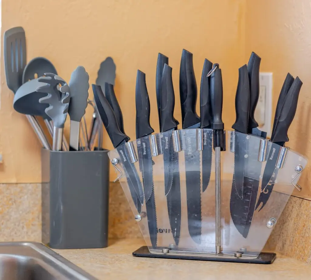 caed2154 0b2b 40 dHU