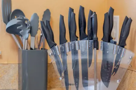 caed2154 0b2b 40 dHU