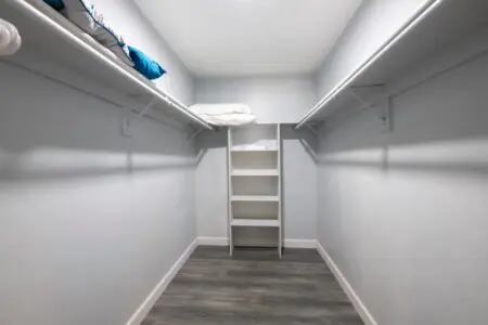 e7628c93 43dd 4a 5jlq1