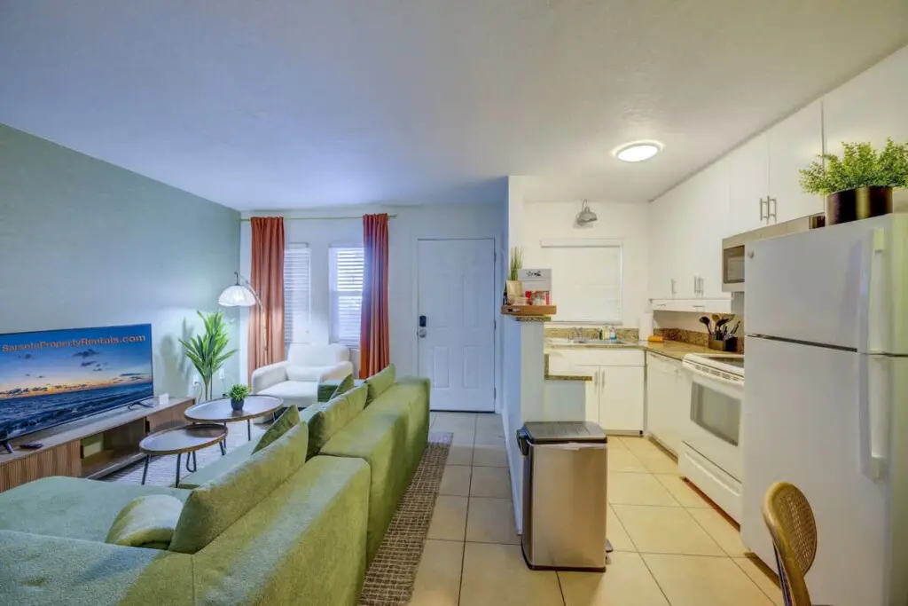 e8a01f3d 285c 4e 7HnY5