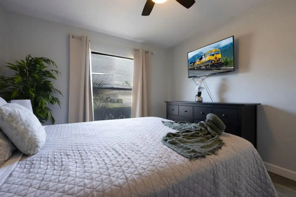 f98f907b 1cb1 41 ejEHn