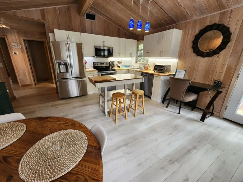 Rustic-modern style kitchen