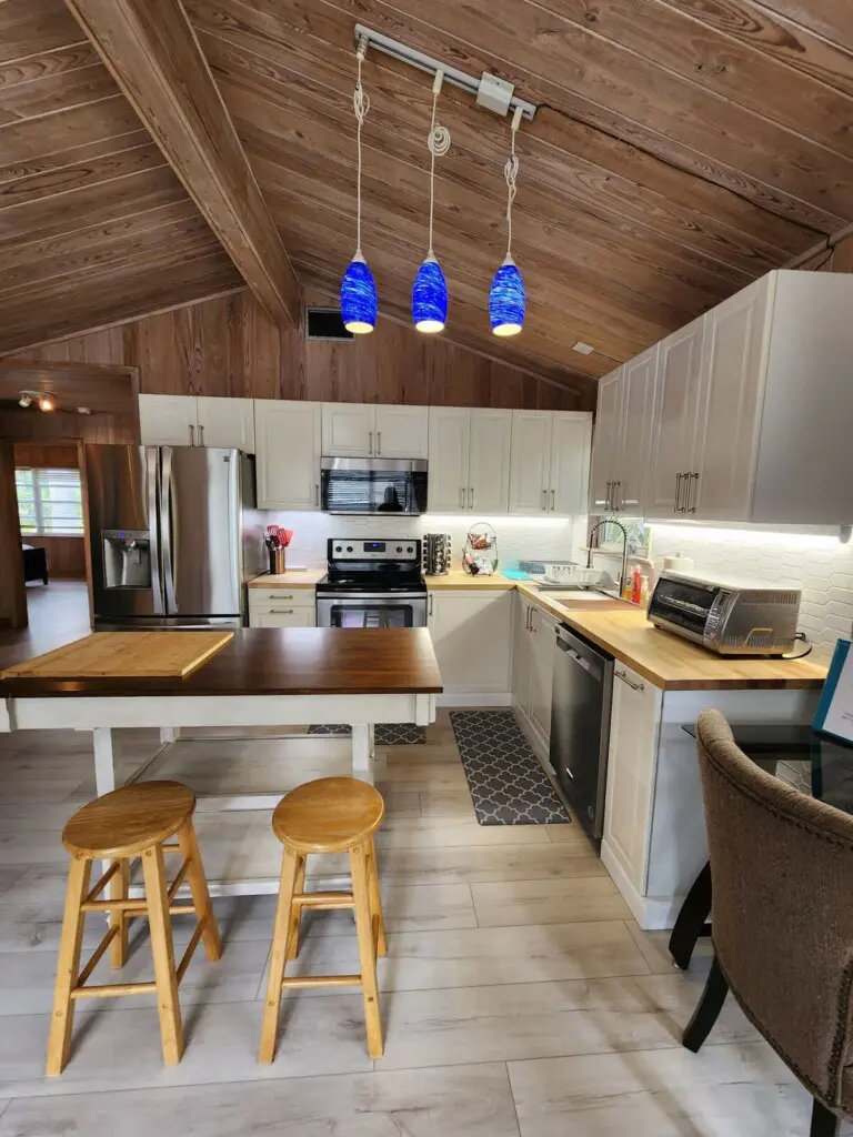 Rustic-modern style kitchen