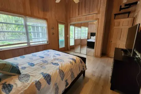 Cozy, well-appointed bedroom