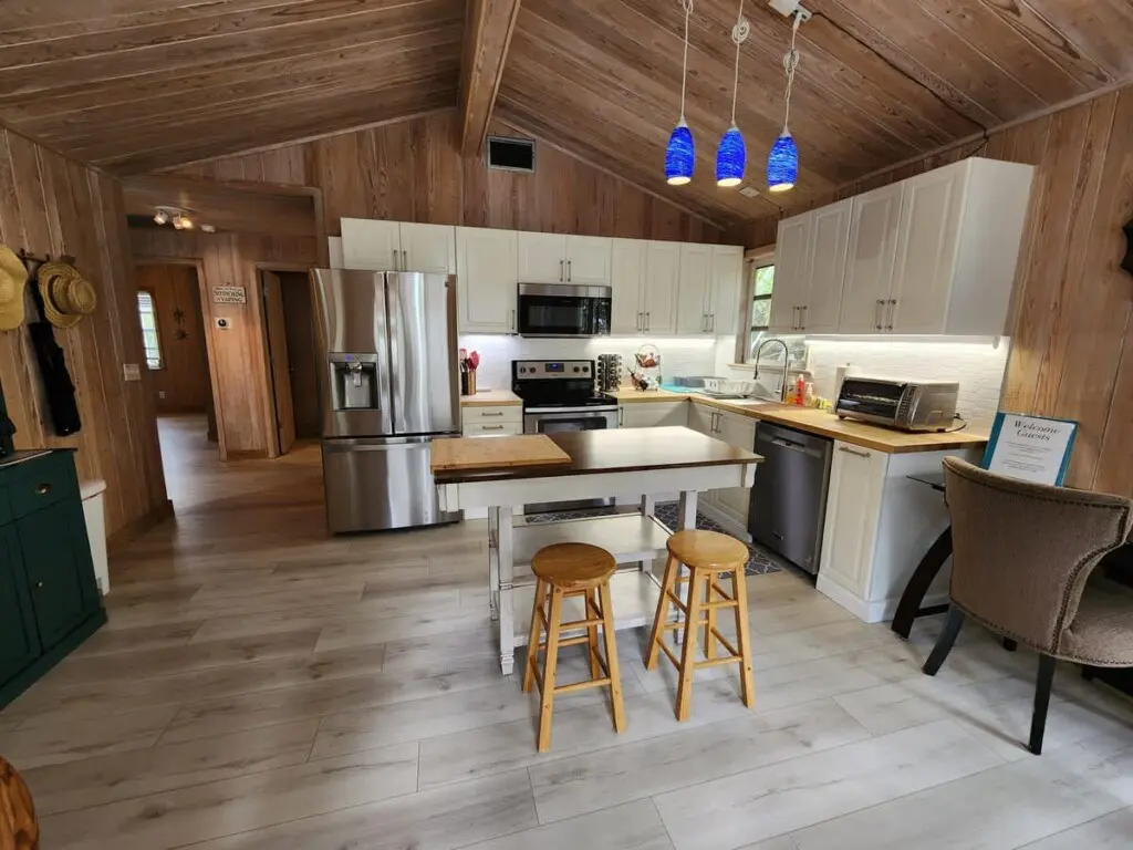 Rustic-modern style kitchen